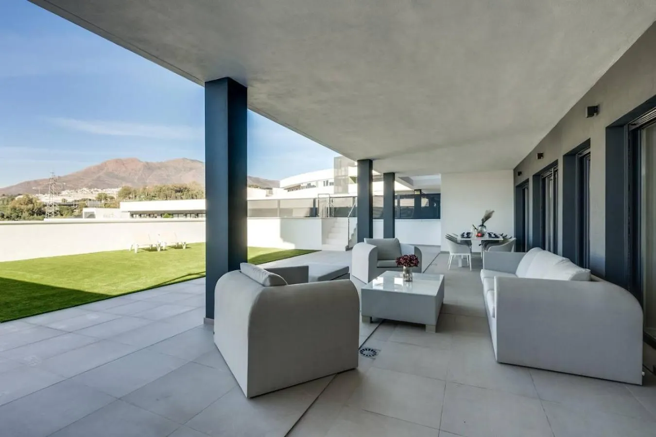 Apt. With Private Pool Wellingtonia Estepona Spain