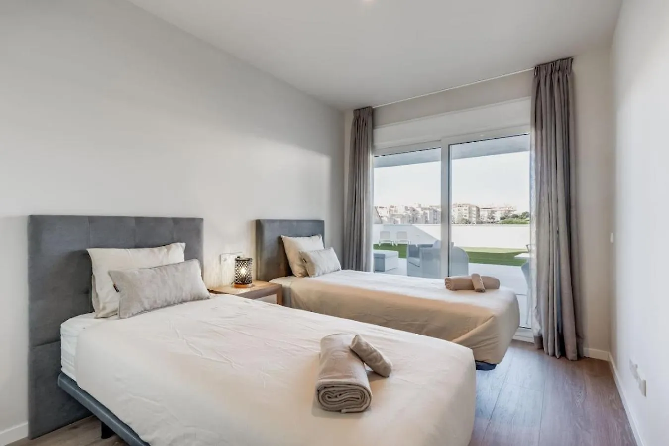 Apt. With Private Pool Wellingtonia Estepona Spain